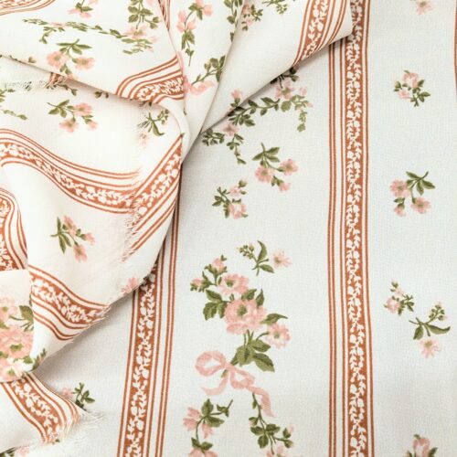 Viscose Goergette Cottage Core White Pink